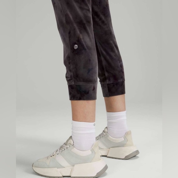 Lululemon Ready to Crush High-Rise Jogger Crop in Interstellar Dark Grey Multi - Picture 4 of 6